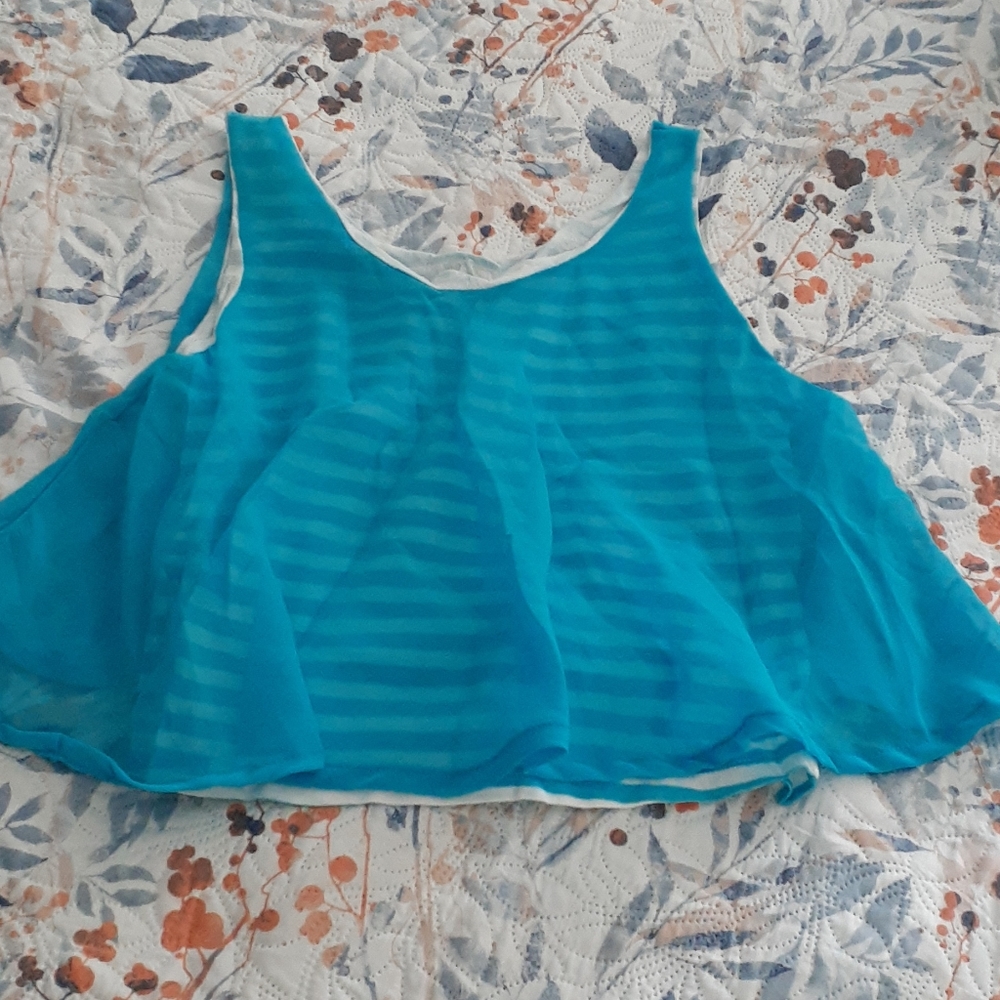 Tops - Picture 4 of 5
